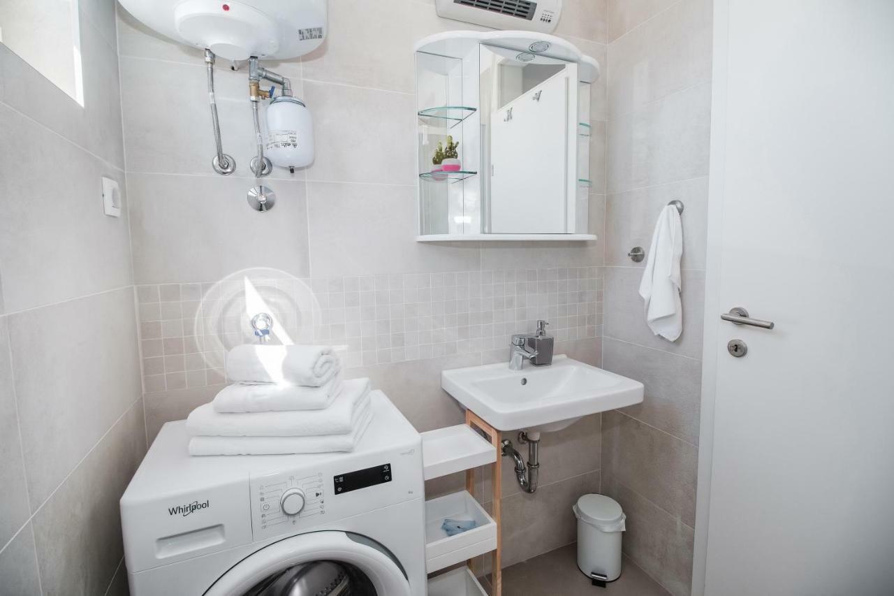 Apartment Hera With Balcony And Free Parking 자다르 외부 사진