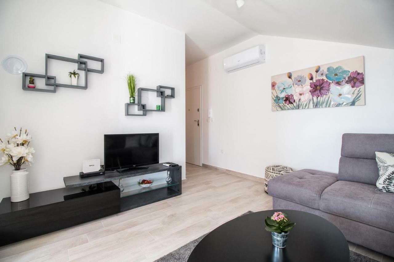 Apartment Hera With Balcony And Free Parking 자다르 외부 사진