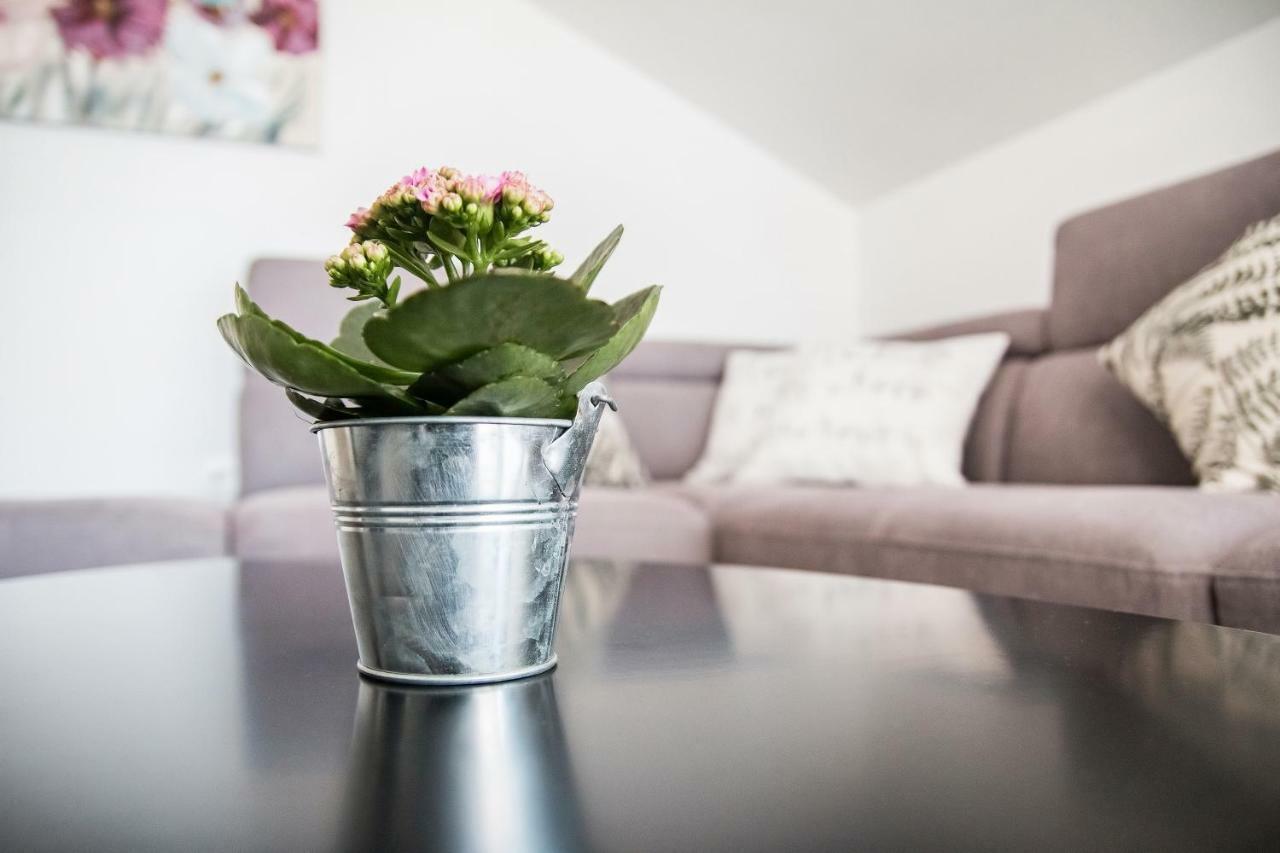 Apartment Hera With Balcony And Free Parking 자다르 외부 사진