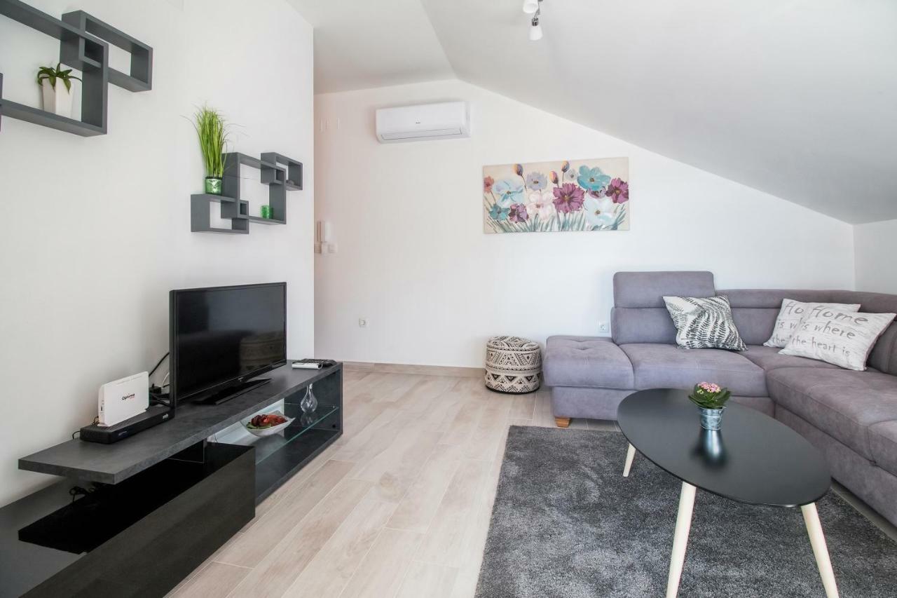 Apartment Hera With Balcony And Free Parking 자다르 외부 사진